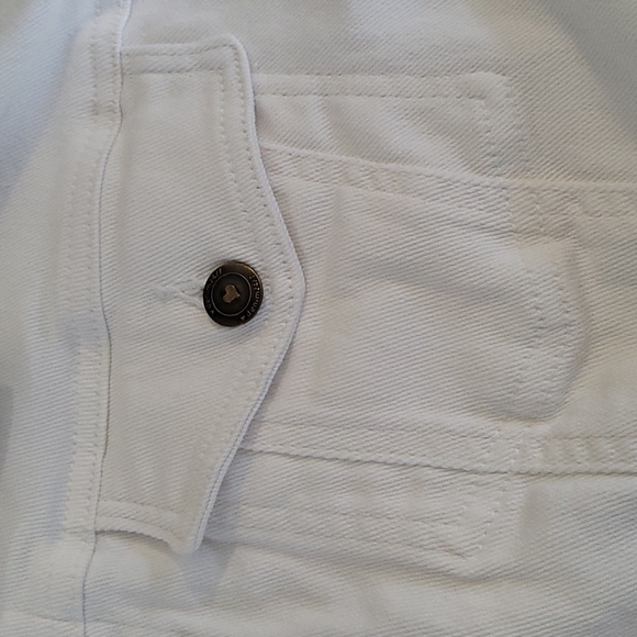 White Denim Plus Size 32W Jean Jacket with Metal Rivet Closure - Picture 8 of 11
